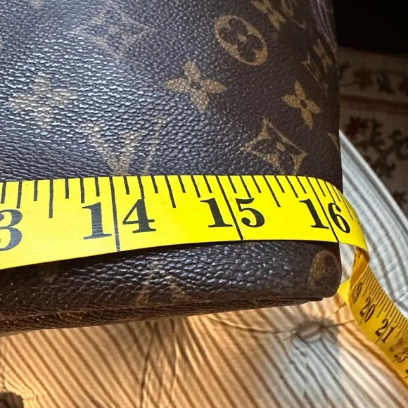 Louis Vuitton Classic Brown Monogram 𝙉𝙚𝙫𝙚𝙧𝙛𝙪𝙡𝙡  Tote 𝙂𝙈 𝙂𝙤𝙤𝙙 𝘾𝙤𝙣𝙙𝙞𝙩𝙞𝙤𝙣 - Picture 13 of 16